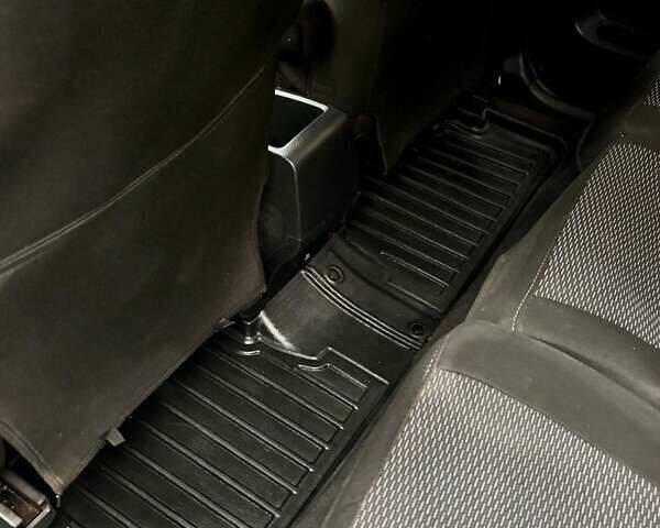 Черный Тойота Королла Версо, объемом двигателя 2.23 л и пробегом 220 тыс. км за 7000 $, фото 9 на Automoto.ua