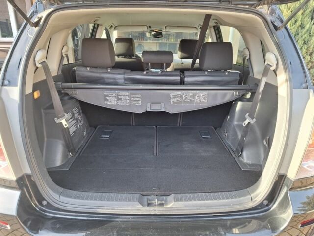 Черный Тойота Королла Версо, объемом двигателя 1.8 л и пробегом 220 тыс. км за 8243 $, фото 7 на Automoto.ua