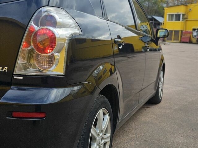 Черный Тойота Королла Версо, объемом двигателя 2 л и пробегом 373 тыс. км за 2957 $, фото 11 на Automoto.ua