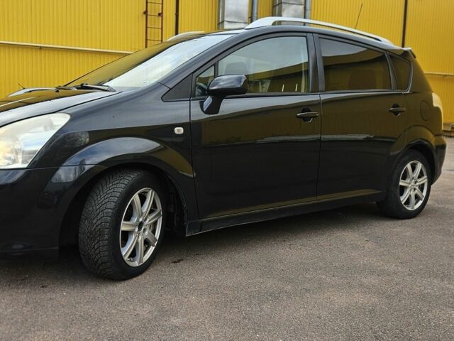 Черный Тойота Королла Версо, объемом двигателя 2 л и пробегом 373 тыс. км за 2957 $, фото 2 на Automoto.ua