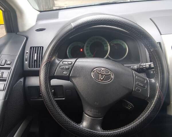 Черный Тойота Королла Версо, объемом двигателя 2.23 л и пробегом 390 тыс. км за 6000 $, фото 6 на Automoto.ua