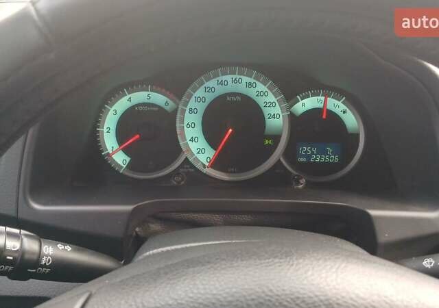 Черный Тойота Королла Версо, объемом двигателя 2.23 л и пробегом 233 тыс. км за 7100 $, фото 6 на Automoto.ua