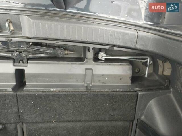 Черный Тойота Королла Версо, объемом двигателя 2.24 л и пробегом 269 тыс. км за 7500 $, фото 21 на Automoto.ua