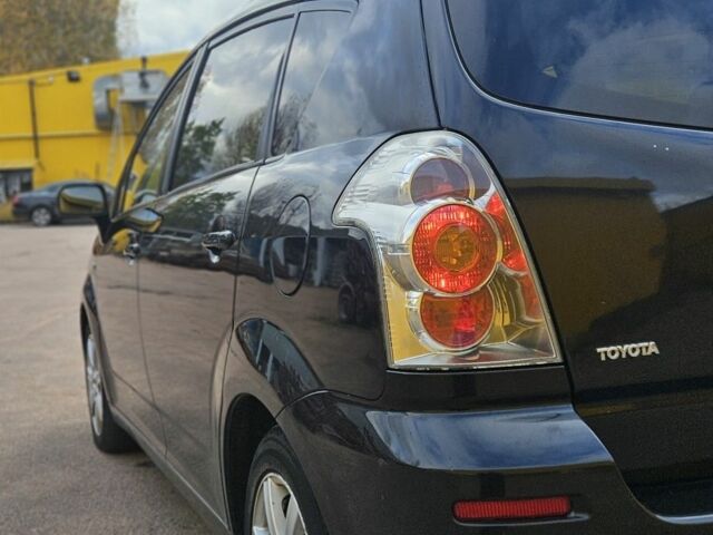 Черный Тойота Королла Версо, объемом двигателя 2 л и пробегом 373 тыс. км за 2957 $, фото 10 на Automoto.ua