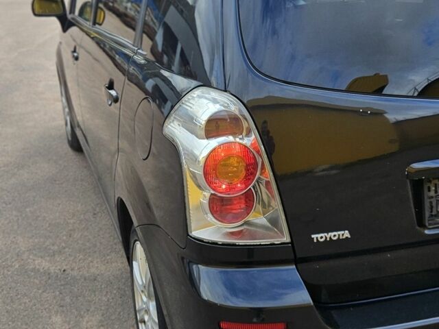 Черный Тойота Королла Версо, объемом двигателя 2 л и пробегом 373 тыс. км за 2957 $, фото 13 на Automoto.ua