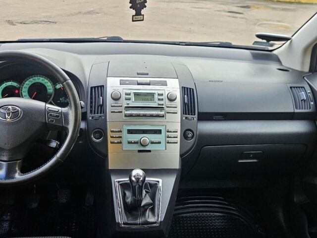 Черный Тойота Королла Версо, объемом двигателя 2 л и пробегом 373 тыс. км за 2957 $, фото 22 на Automoto.ua