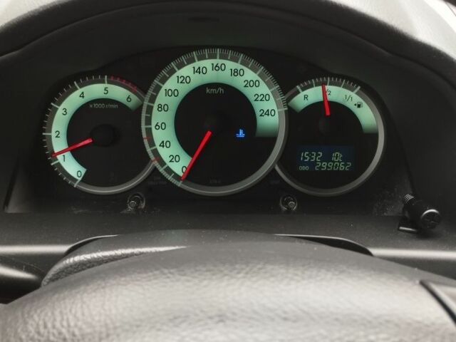 Черный Тойота Королла Версо, объемом двигателя 2.2 л и пробегом 299 тыс. км за 6500 $, фото 3 на Automoto.ua