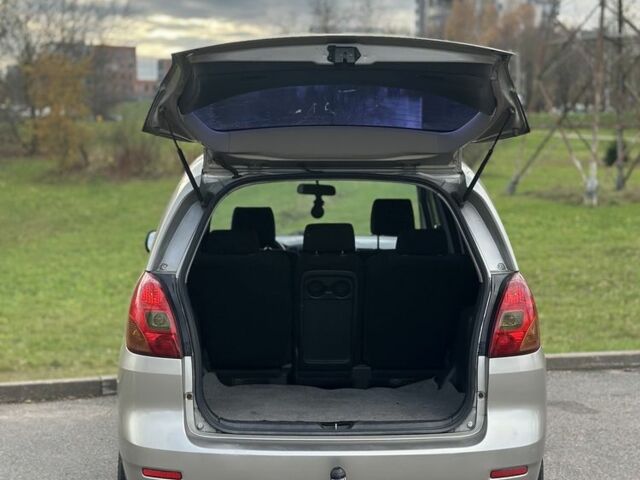 Коричневий Тойота Королла Версо, об'ємом двигуна 2 л та пробігом 293 тис. км за 2000 $, фото 4 на Automoto.ua