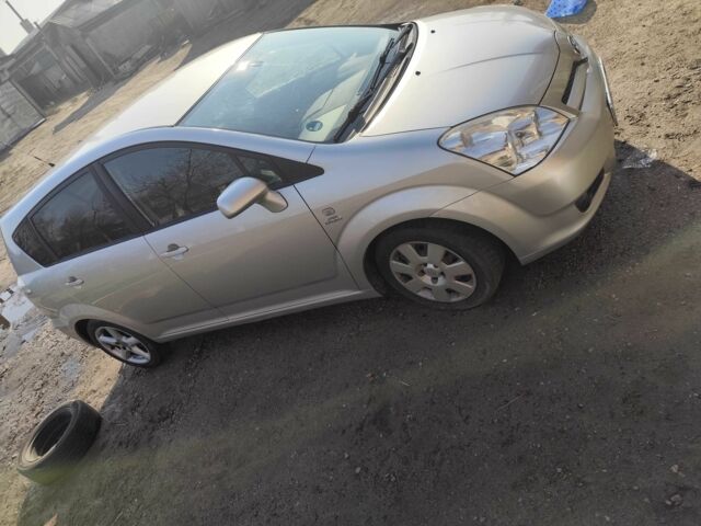 Серый Тойота Королла Версо, объемом двигателя 2.2 л и пробегом 234 тыс. км за 4800 $, фото 5 на Automoto.ua