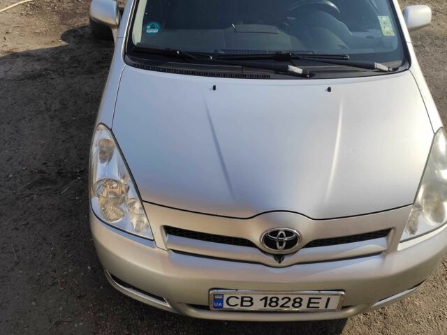 Серый Тойота Королла Версо, объемом двигателя 2.2 л и пробегом 234 тыс. км за 4800 $, фото 6 на Automoto.ua