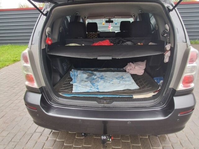 Сірий Тойота Королла Версо, об'ємом двигуна 2.2 л та пробігом 330 тис. км за 6800 $, фото 7 на Automoto.ua