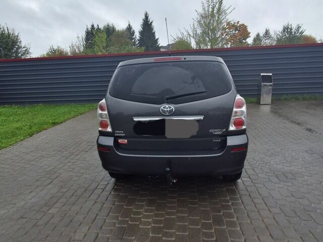 Сірий Тойота Королла Версо, об'ємом двигуна 2.2 л та пробігом 330 тис. км за 6800 $, фото 1 на Automoto.ua