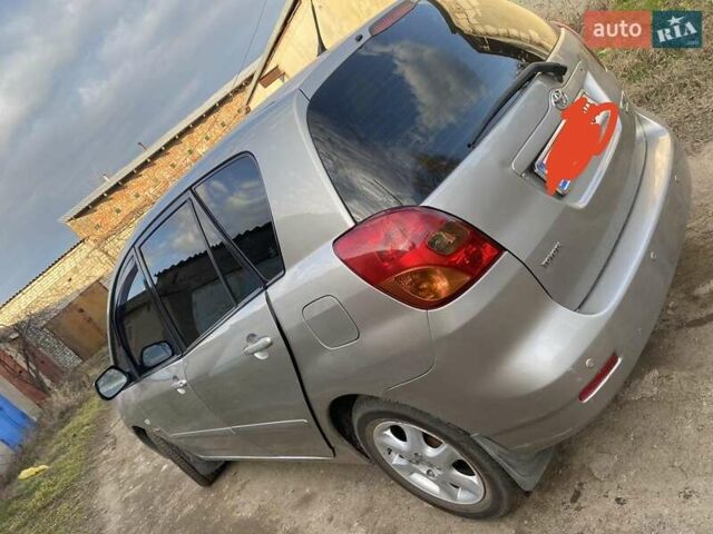 Сірий Тойота Королла Версо, об'ємом двигуна 2 л та пробігом 208 тис. км за 5900 $, фото 4 на Automoto.ua