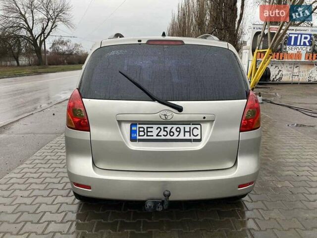 Серый Тойота Королла Версо, объемом двигателя 2 л и пробегом 390 тыс. км за 5600 $, фото 6 на Automoto.ua