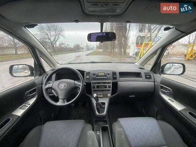 Серый Тойота Королла Версо, объемом двигателя 2 л и пробегом 390 тыс. км за 5600 $, фото 12 на Automoto.ua
