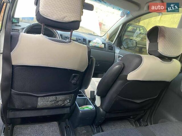 Сірий Тойота Королла Версо, об'ємом двигуна 2 л та пробігом 208 тис. км за 5900 $, фото 5 на Automoto.ua