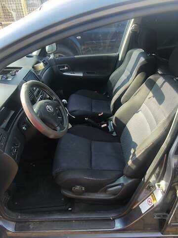 Серый Тойота Королла Версо, объемом двигателя 2 л и пробегом 60 тыс. км за 3800 $, фото 4 на Automoto.ua