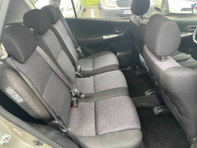 Сірий Тойота Королла Версо, об'ємом двигуна 2 л та пробігом 206 тис. км за 3250 $, фото 17 на Automoto.ua