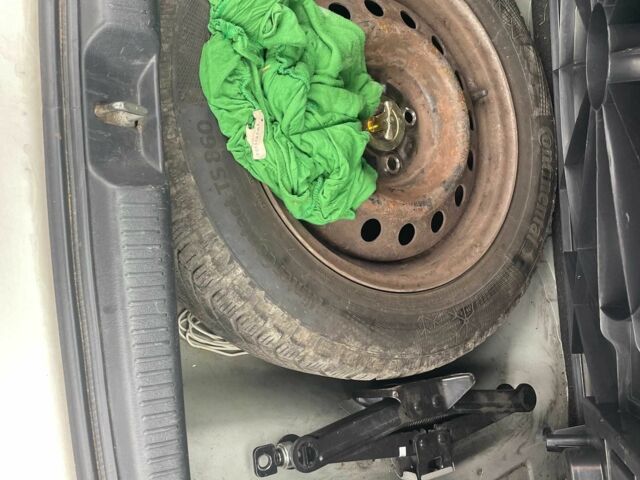 Сірий Тойота Королла Версо, об'ємом двигуна 2 л та пробігом 206 тис. км за 3250 $, фото 20 на Automoto.ua