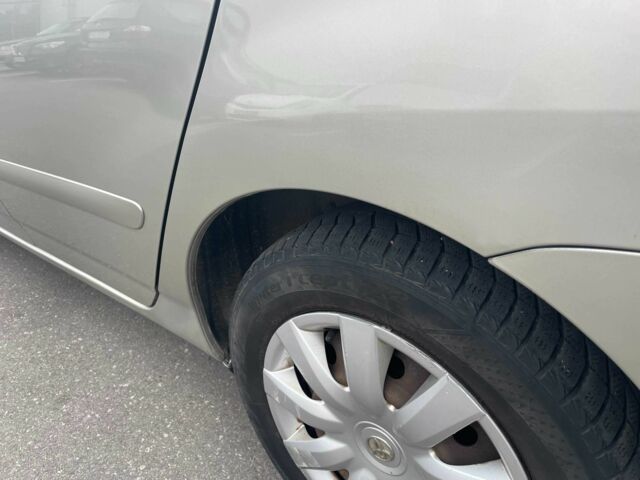 Сірий Тойота Королла Версо, об'ємом двигуна 2 л та пробігом 206 тис. км за 3250 $, фото 9 на Automoto.ua