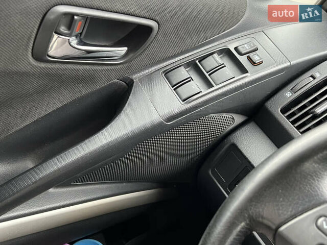 Сірий Тойота Королла Версо, об'ємом двигуна 1.8 л та пробігом 225 тис. км за 6300 $, фото 16 на Automoto.ua