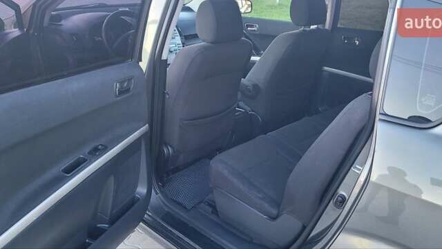 Серый Тойота Королла Версо, объемом двигателя 2 л и пробегом 313 тыс. км за 5700 $, фото 11 на Automoto.ua