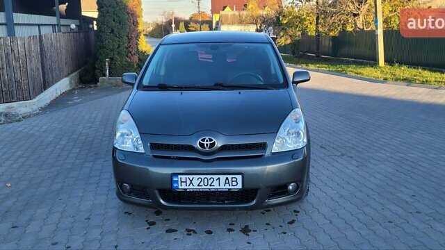 Серый Тойота Королла Версо, объемом двигателя 2 л и пробегом 313 тыс. км за 5700 $, фото 9 на Automoto.ua