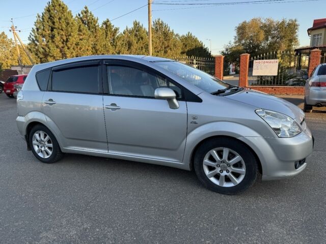 Серый Тойота Королла Версо, объемом двигателя 2 л и пробегом 285 тыс. км за 5200 $, фото 4 на Automoto.ua