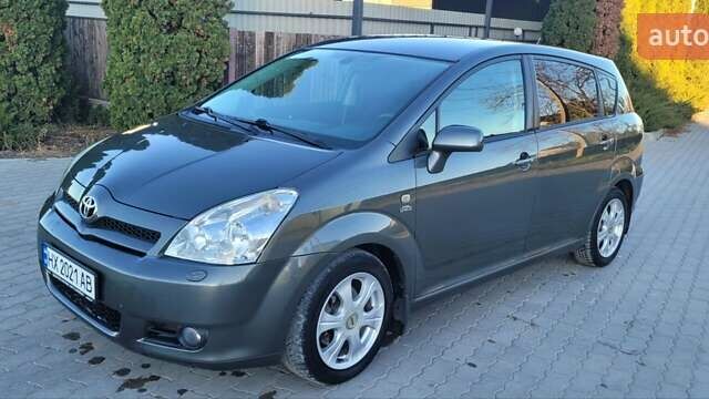 Серый Тойота Королла Версо, объемом двигателя 2 л и пробегом 313 тыс. км за 5700 $, фото 13 на Automoto.ua