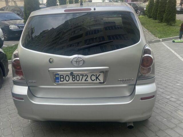 Серый Тойота Королла Версо, объемом двигателя 2 л и пробегом 287 тыс. км за 5750 $, фото 3 на Automoto.ua