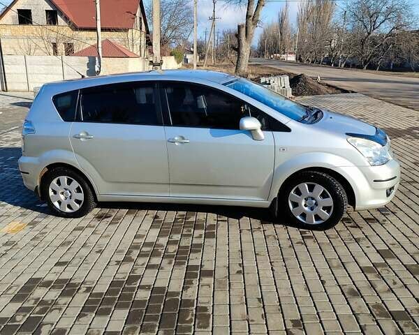 Серый Тойота Королла Версо, объемом двигателя 1.79 л и пробегом 247 тыс. км за 7900 $, фото 4 на Automoto.ua