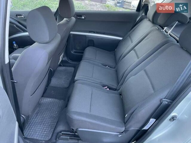Серый Тойота Королла Версо, объемом двигателя 2.2 л и пробегом 400 тыс. км за 4500 $, фото 7 на Automoto.ua