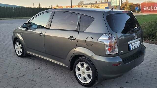 Серый Тойота Королла Версо, объемом двигателя 2 л и пробегом 313 тыс. км за 5700 $, фото 18 на Automoto.ua