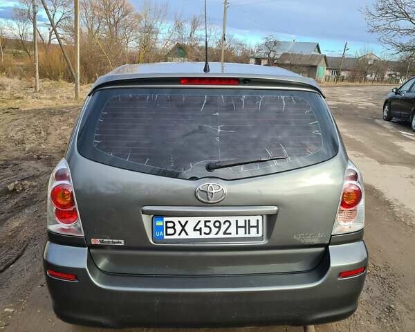 Тойота Королла Версо 2005 в Староконстантинов на Automoto.ua Серый Тойота Королла Версо, объемом двигателя 1.8 л и пробегом 378 тыс. км за 6150 $, фото 9 на Automoto.ua