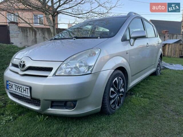 Серый Тойота Королла Версо, объемом двигателя 2.2 л и пробегом 400 тыс. км за 4500 $, фото 4 на Automoto.ua
