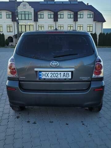 Серый Тойота Королла Версо, объемом двигателя 2 л и пробегом 313 тыс. км за 5700 $, фото 6 на Automoto.ua