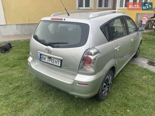 Серый Тойота Королла Версо, объемом двигателя 2.2 л и пробегом 400 тыс. км за 4500 $, фото 13 на Automoto.ua