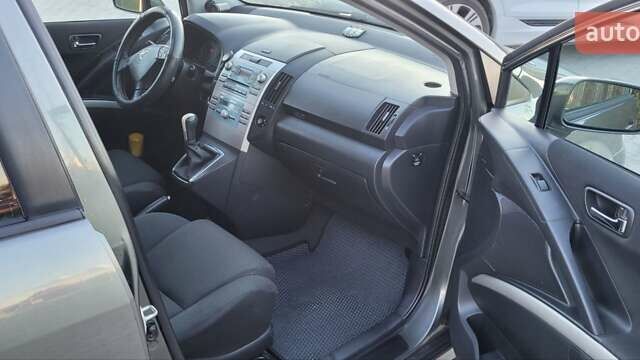 Серый Тойота Королла Версо, объемом двигателя 2 л и пробегом 313 тыс. км за 5700 $, фото 16 на Automoto.ua