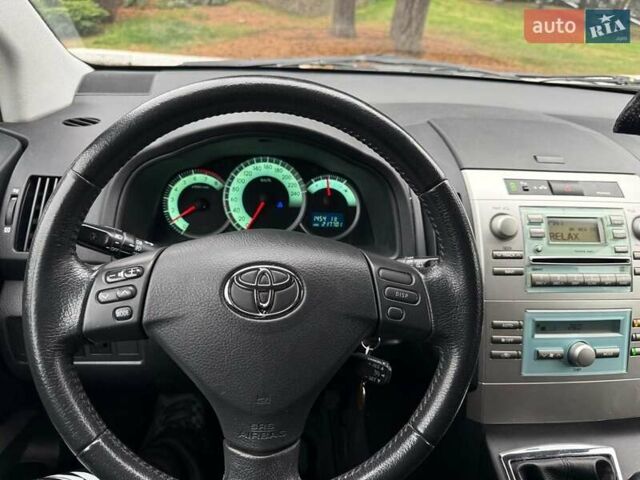 Серый Тойота Королла Версо, объемом двигателя 1.6 л и пробегом 217 тыс. км за 5600 $, фото 3 на Automoto.ua