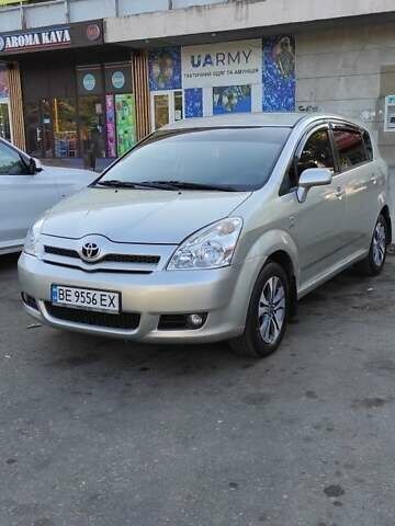 Серый Тойота Королла Версо, объемом двигателя 2 л и пробегом 400 тыс. км за 6300 $, фото 7 на Automoto.ua