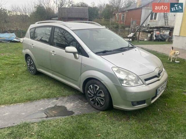 Серый Тойота Королла Версо, объемом двигателя 2.2 л и пробегом 400 тыс. км за 4500 $, фото 14 на Automoto.ua