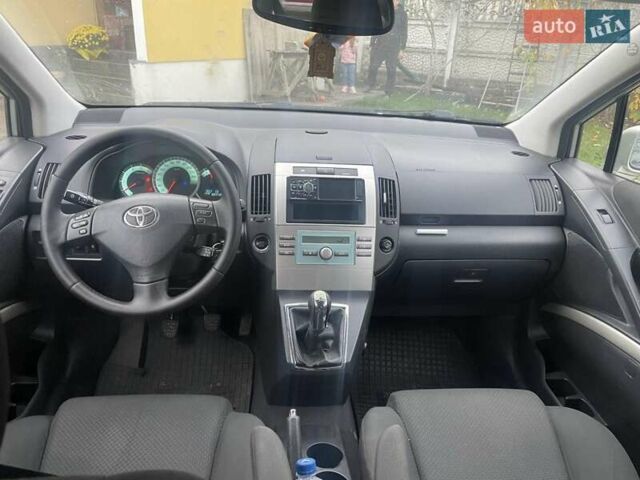 Серый Тойота Королла Версо, объемом двигателя 2.2 л и пробегом 400 тыс. км за 4500 $, фото 8 на Automoto.ua