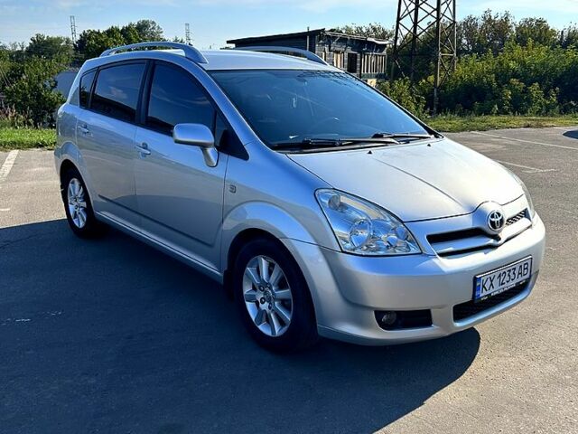 Сірий Тойота Королла Версо, об'ємом двигуна 1.8 л та пробігом 170 тис. км за 6200 $, фото 2 на Automoto.ua