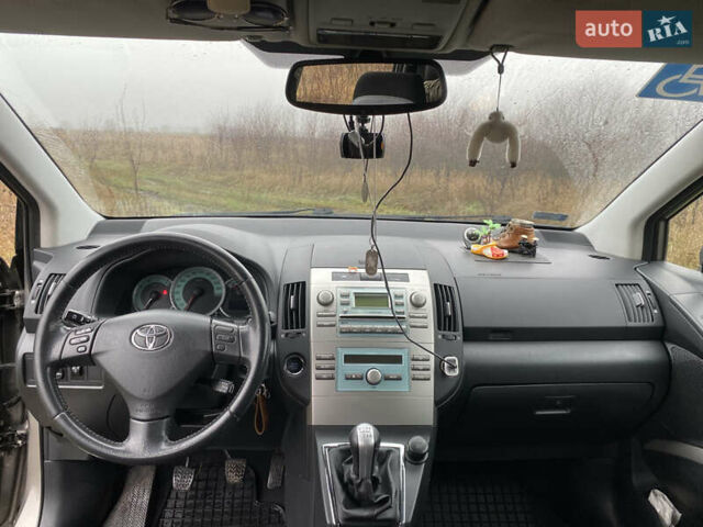 Серый Тойота Королла Версо, объемом двигателя 2.2 л и пробегом 277 тыс. км за 6800 $, фото 8 на Automoto.ua