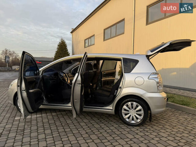 Серый Тойота Королла Версо, объемом двигателя 2.2 л и пробегом 268 тыс. км за 7850 $, фото 21 на Automoto.ua