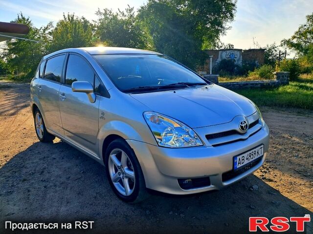 Серый Тойота Королла Версо, объемом двигателя 2.2 л и пробегом 183 тыс. км за 6500 $, фото 2 на Automoto.ua