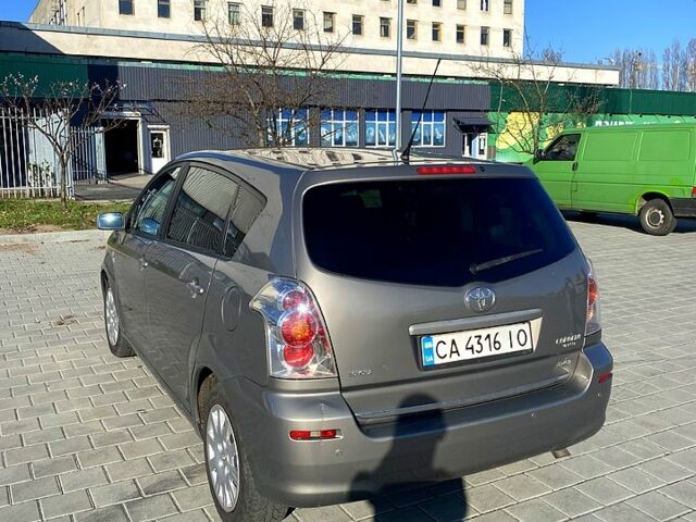 Сірий Тойота Королла Версо, об'ємом двигуна 2.2 л та пробігом 267 тис. км за 5500 $, фото 5 на Automoto.ua