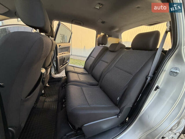 Серый Тойота Королла Версо, объемом двигателя 2.2 л и пробегом 268 тыс. км за 7850 $, фото 24 на Automoto.ua