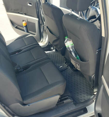 Сірий Тойота Королла Версо, об'ємом двигуна 1.8 л та пробігом 253 тис. км за 6300 $, фото 8 на Automoto.ua