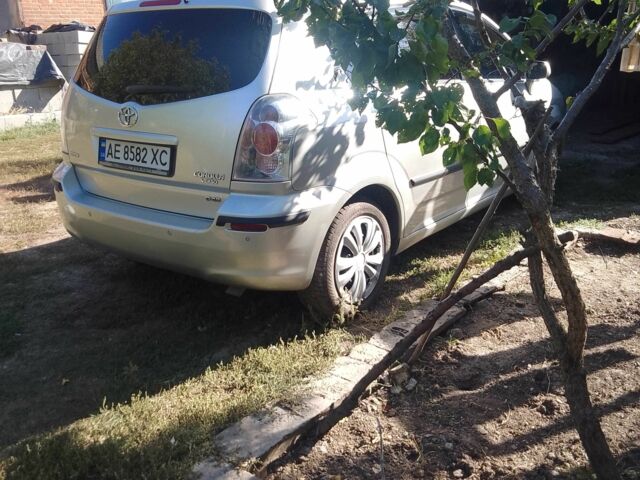 Серый Тойота Королла Версо, объемом двигателя 2.2 л и пробегом 171 тыс. км за 5987 $, фото 10 на Automoto.ua